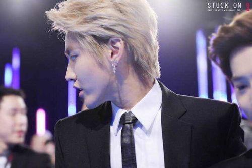 吃瓜请带脑子,理性看待网络舆论，避免盲目跟风